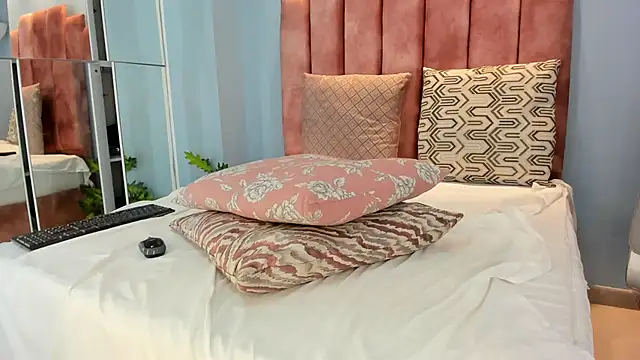 lou_rosse_ live sex cam