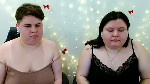 BeckyAndHellen live sex cam