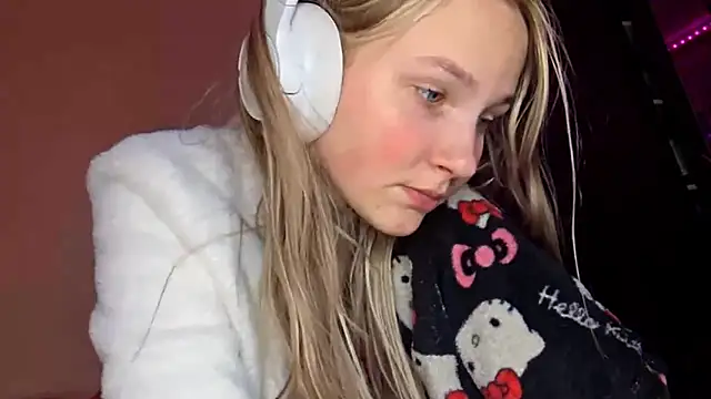 KarinRobertson's cam snapshot