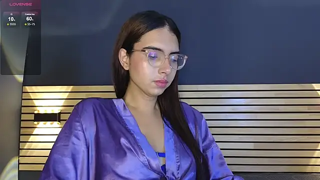 sara_saenz99 live sex cam