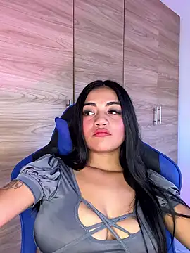 Chiqui_cute live sex cam