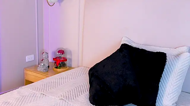 OlayaCooper's cam snapshot