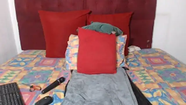 PrettyBoobsxx42's cam snapshot