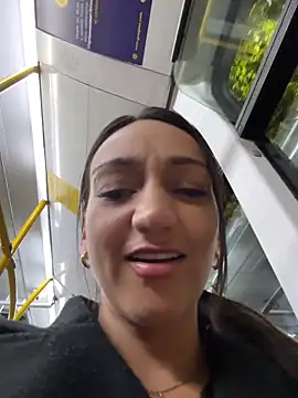 Ninabigtitied's cam snapshot