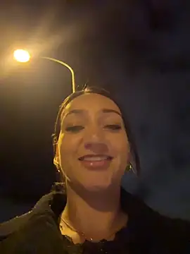 Ninabigtitied's cam snapshot