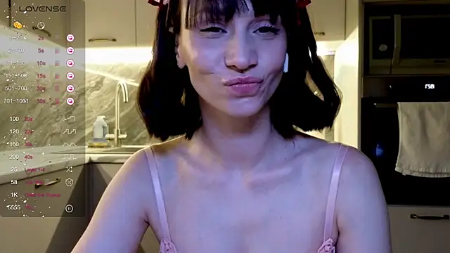 Alice_Wonders's cam snapshot