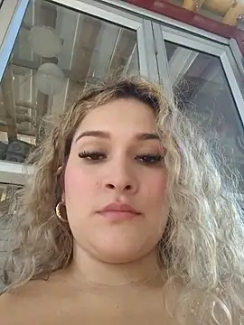 Sara_smiiith211 live sex cam