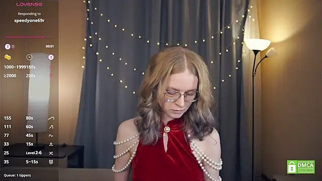 ToyaPletz live sex cam