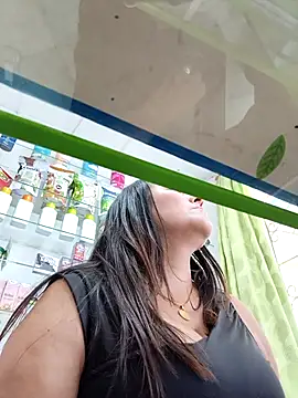 roxanasexy2025's cam snapshot