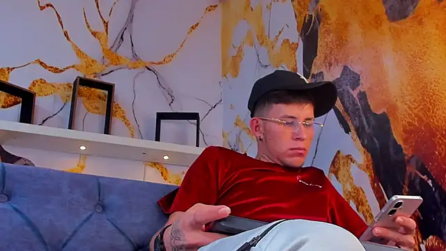 Chuck_LatinBoy's cam snapshot