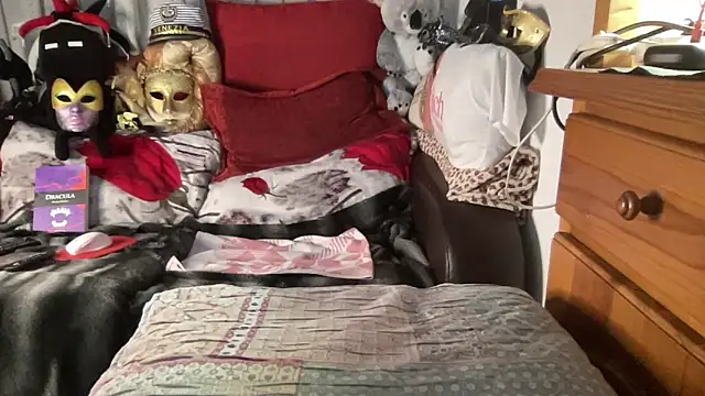 EroticVenetian live sex cam