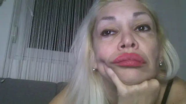 EvaaMina's cam snapshot