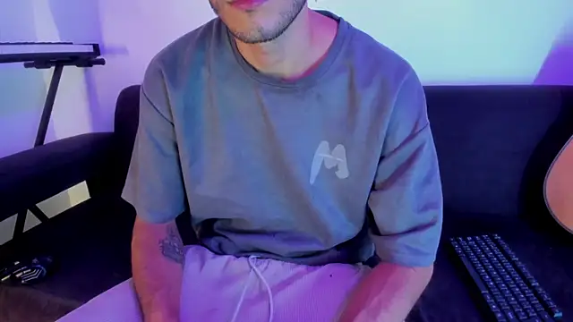 Henrikk_senn live sex cam