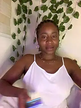 MISSMAYMADMYDAY's cam snapshot