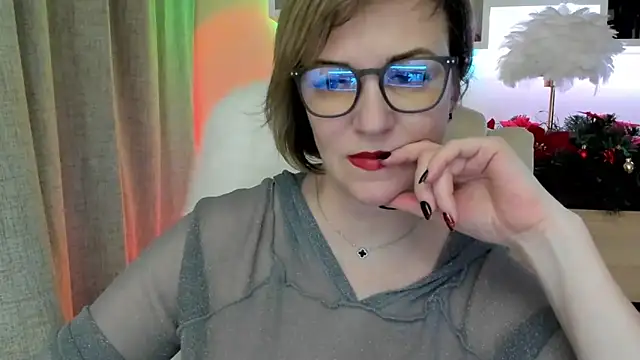 feliziaDesire's cam snapshot