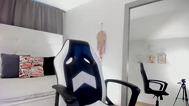 liaa_moretti_'s cam snapshot