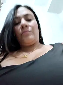 roxanasexy2025 live sex cam