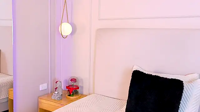 OlayaCooper live sex cam