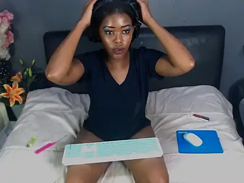 Ebonyteen18 live sex cam