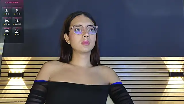 sara_saenz99 live sex cam