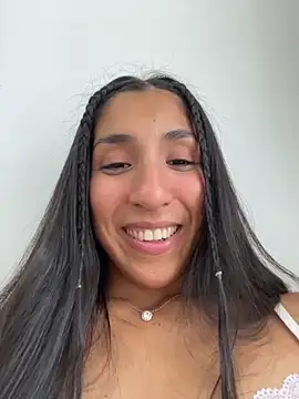 MaddyX__ live sex cam