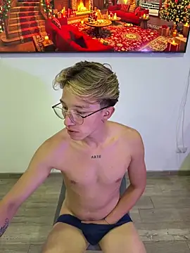 charming_twink's cam snapshot