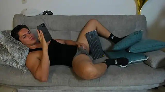 julian_wallace's cam snapshot