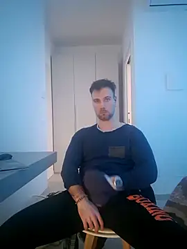 mrlyuis live sex cam