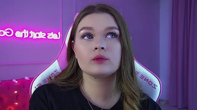 CrystalLyons's cam snapshot