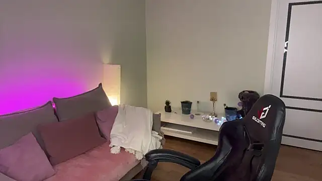 mistress_of_hearts's cam snapshot