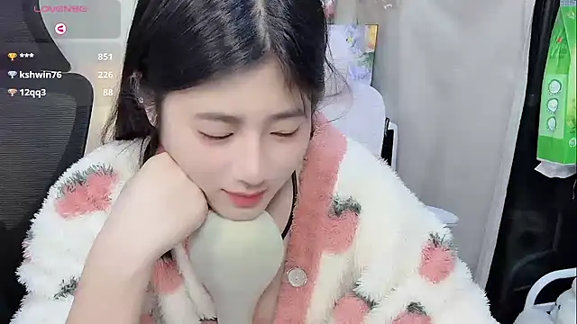 Yvonne-07's cam snapshot