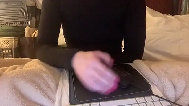 18yoteenvirgin's cam snapshot