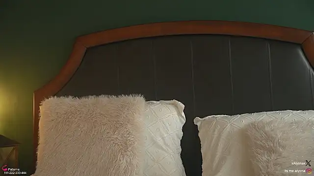 Alyonaqueen_'s cam snapshot