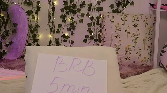 MonicaAsis live sex cam