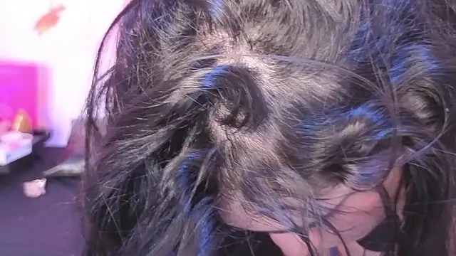 elowen_halley1's cam snapshot