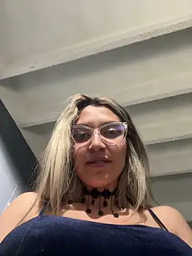 Isabella_Varella live sex cam
