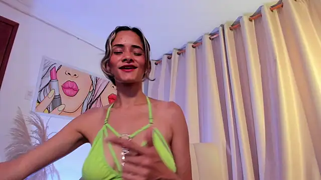 SkiinnyAna live sex cam