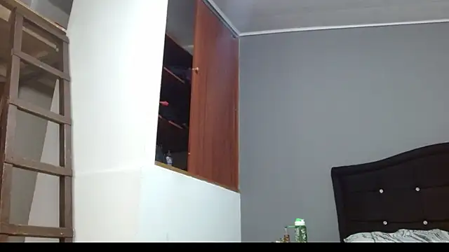 Emilia_1995's cam snapshot