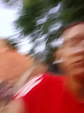 young_dairy01's cam snapshot