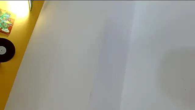 skinnyverus18's cam snapshot