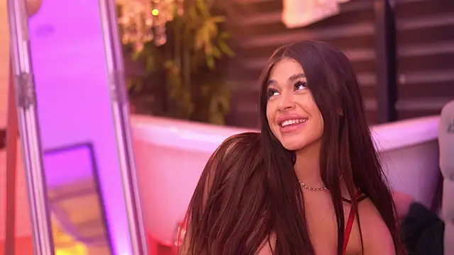 BellaNoirre's cam snapshot