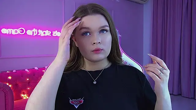 CrystalLyons live sex cam