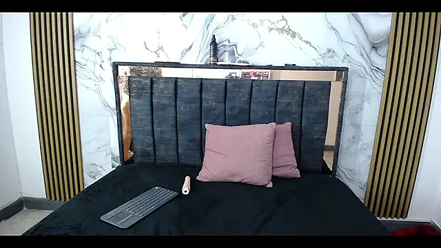 genesis_and_alex's cam snapshot