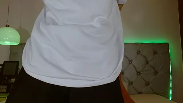 MelodyMansson live sex cam