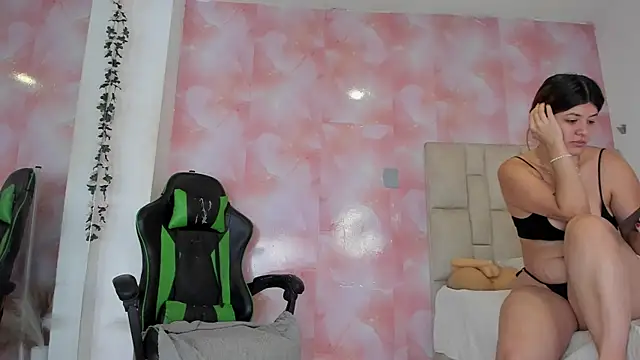 aida_rose_'s cam snapshot