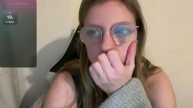 BustyKellyXXX's cam snapshot