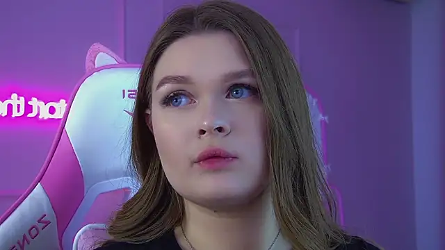 CrystalLyons live sex cam