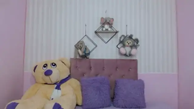 ariel_milk's cam snapshot