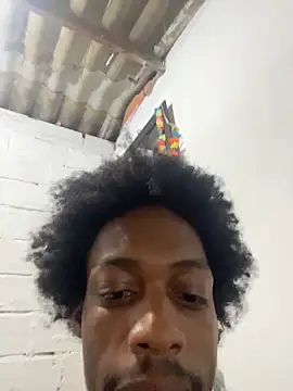 Larry-n-clouds live sex cam