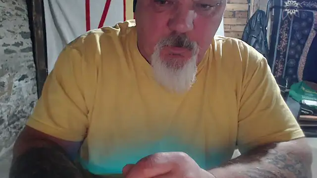 Newfiesausage1972 live sex cam